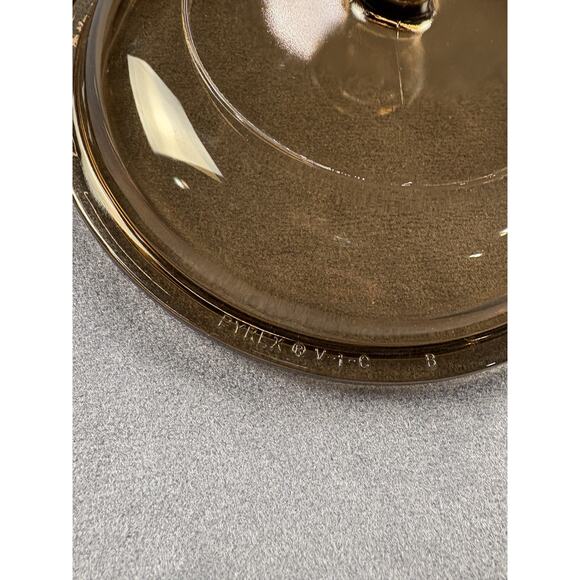 Corningware Pyrex Amber 322 (1 Qt.) & 323 (1.5 Qt.) Set of 2 with lids - Picture 10 of 14